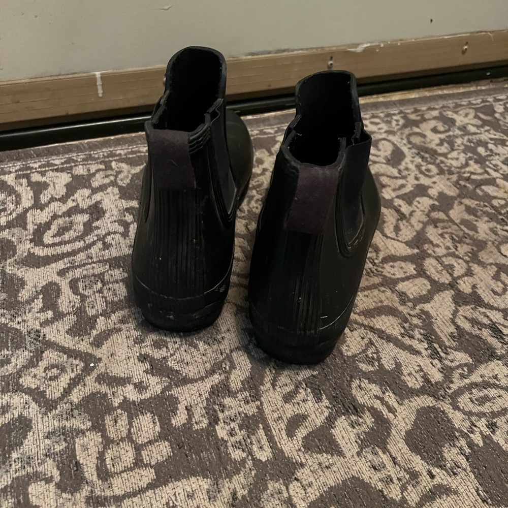 Unisex hunter rain boots.